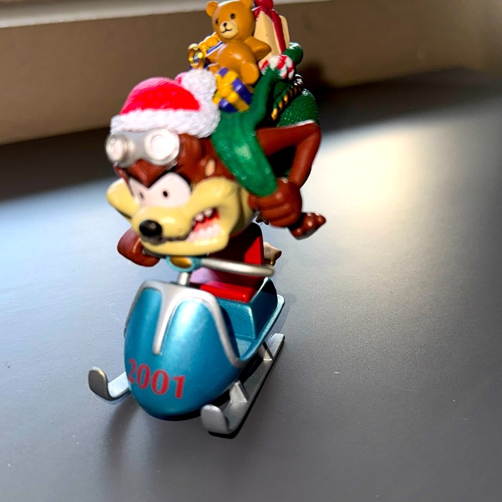 Vintage Looney tunes taz ornament